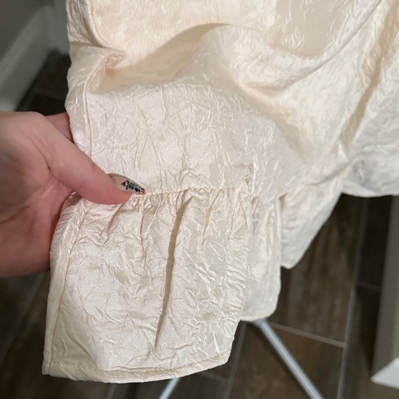 TCEC Cream Sleeveless Dress with Ruffle Hem - Picture 4 of 8